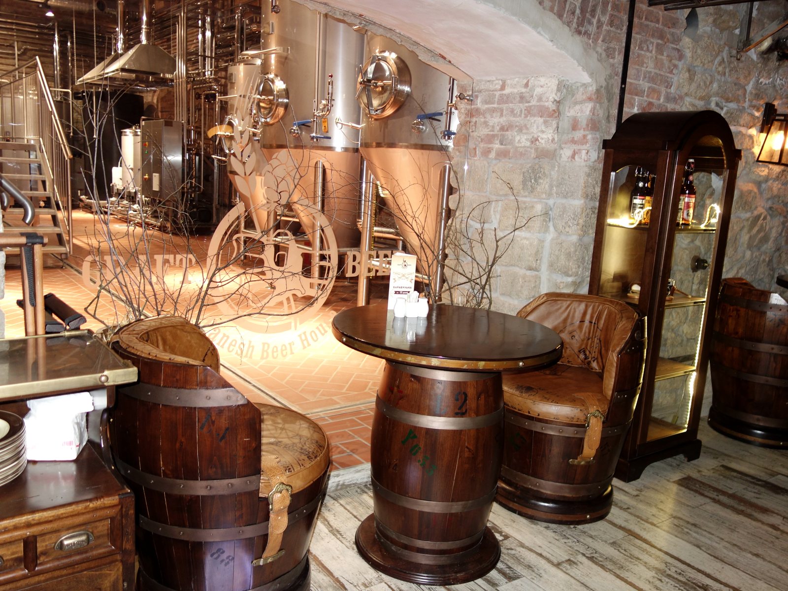 Ресторан Panesh Beer House с мини-пивоварней